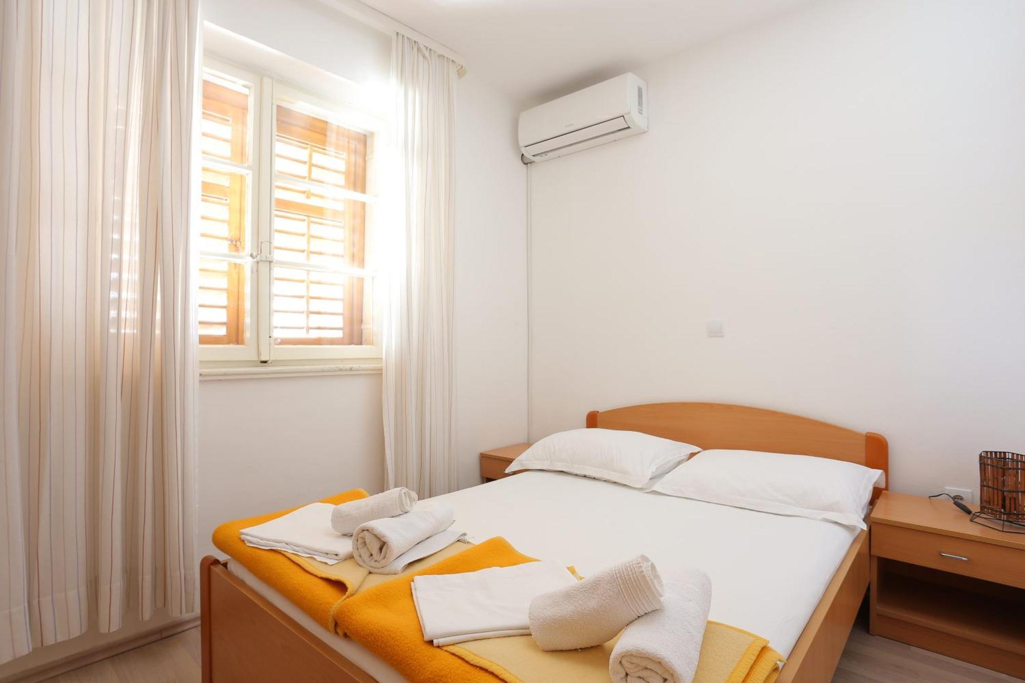 Apartments And Rooms With Parking Space Tucepi, Makarska - 5263 Eksteriør bilde