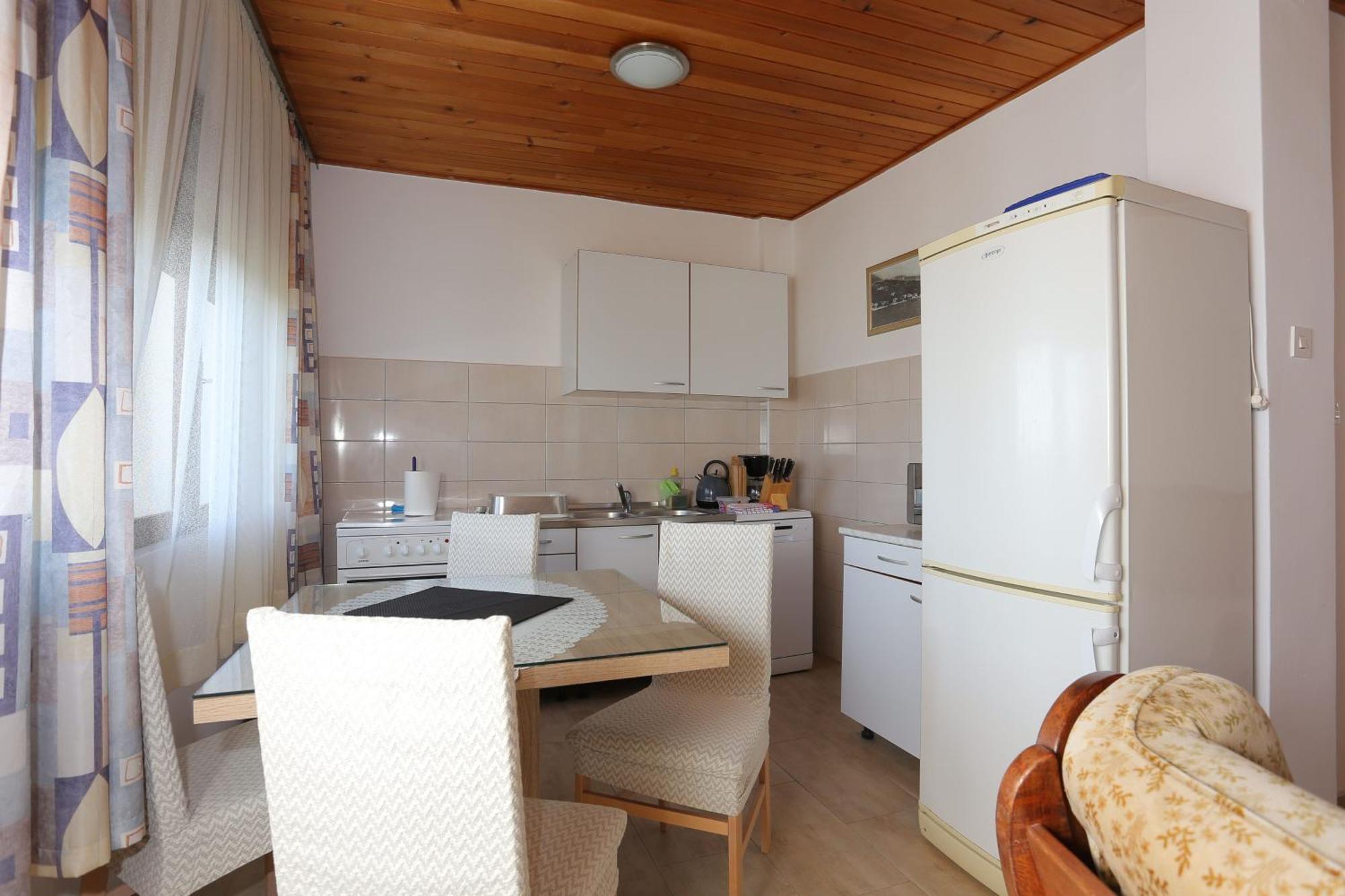 Apartments And Rooms With Parking Space Tucepi, Makarska - 5263 Eksteriør bilde