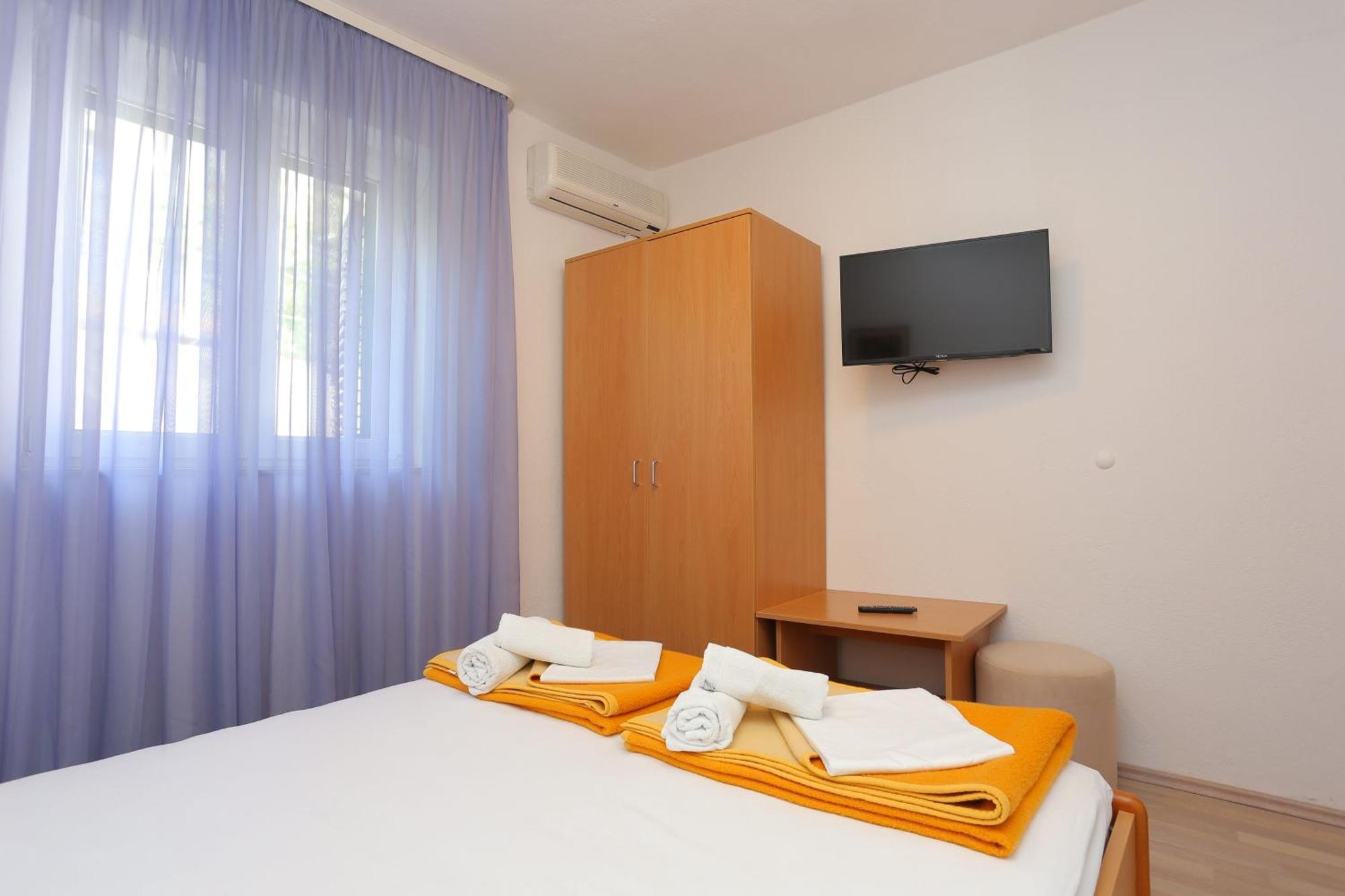 Apartments And Rooms With Parking Space Tucepi, Makarska - 5263 Eksteriør bilde